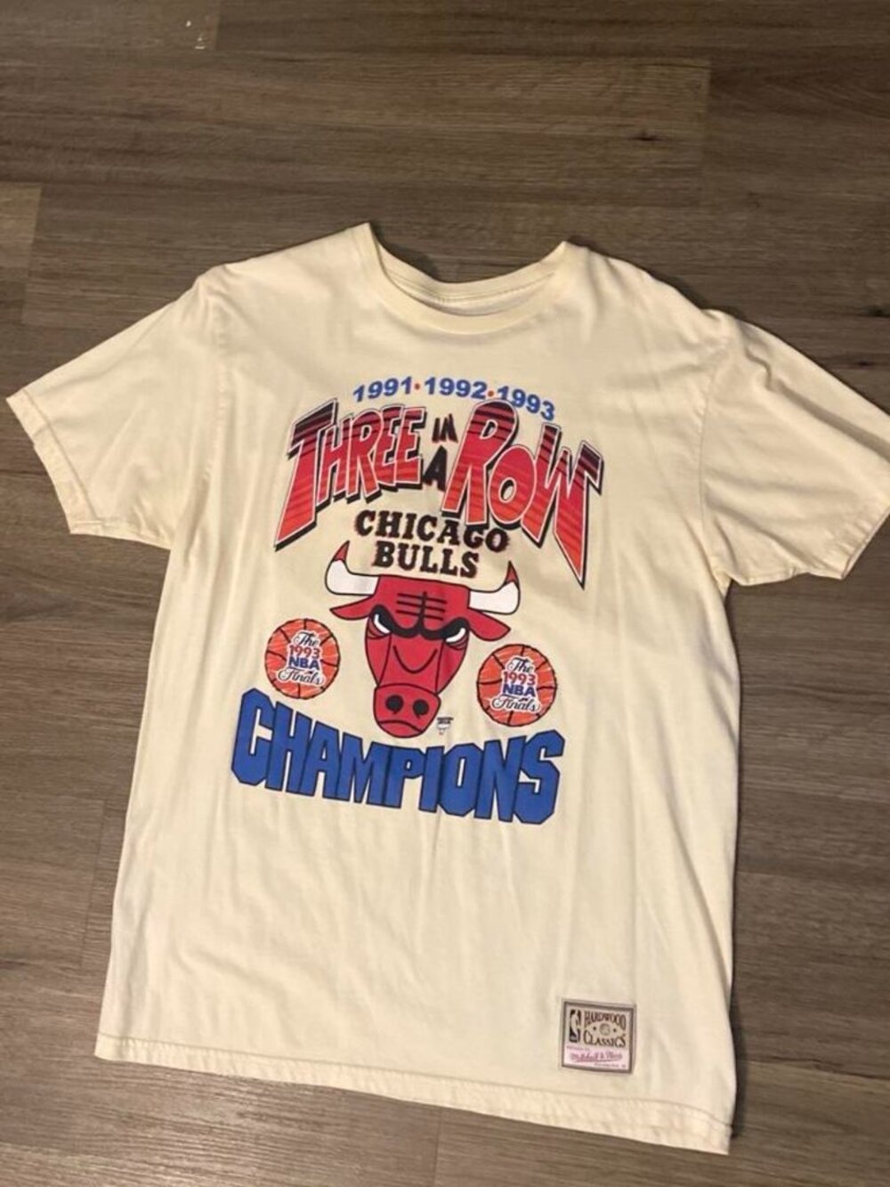 Mitchell & Ness Chicago Bulls 1991-1993 Three in a...
